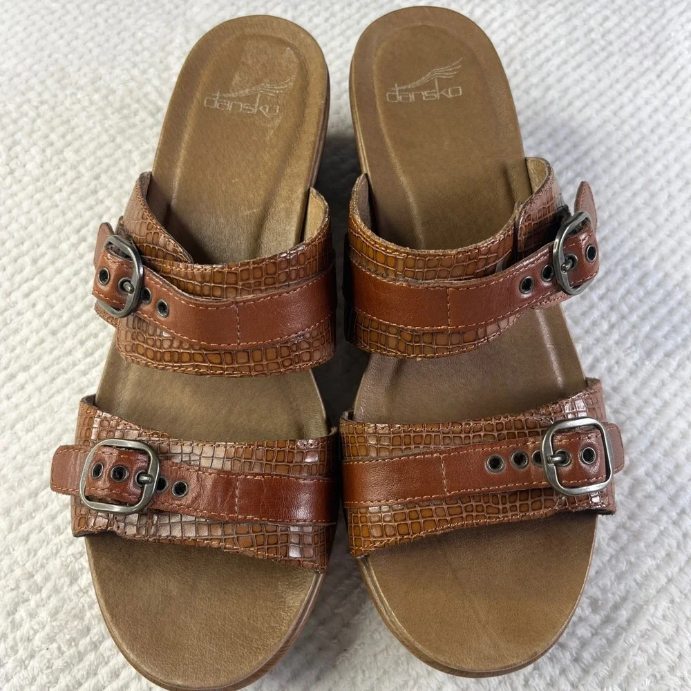 Dansko Brown Croc Embossed Leather Wedge Sandals Buckle Slide Clogs Womens 40